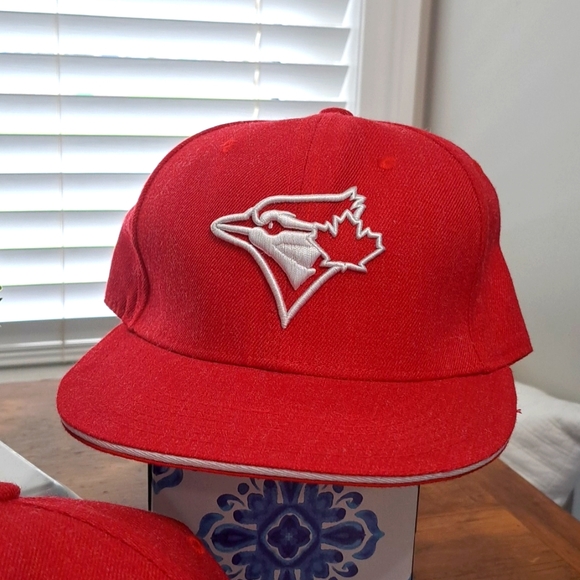 New, 2 Toronto Blue Jays caps - Picture 2 of 9